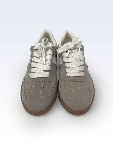 Tenis gris con cordón lurex