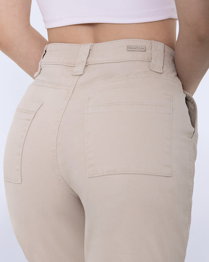 Pantalon tipo cargo beige tiro alto