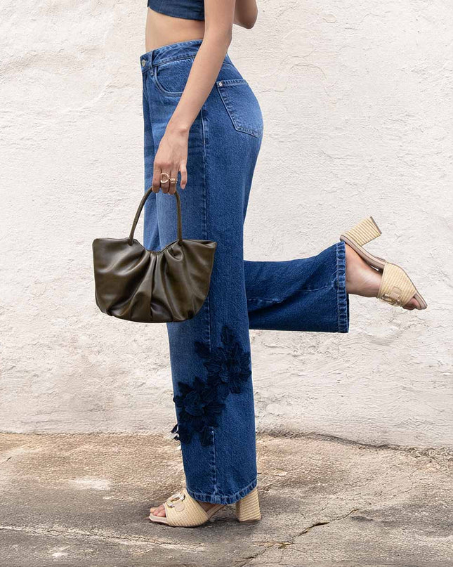 Jean Straight con aplique bordado floral