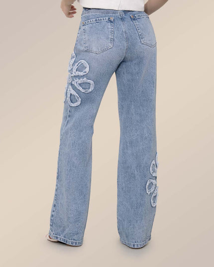 Jean Straight con apliques florales