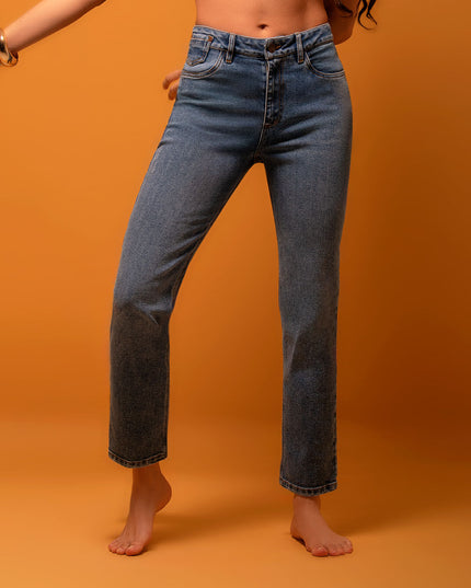 Jean Newmomfit tiro alto