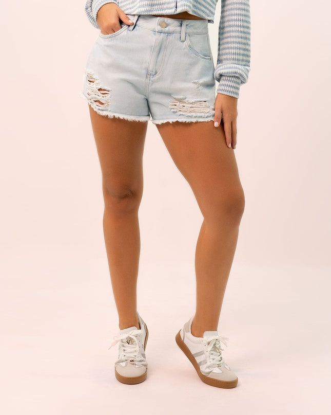 Short en  Denim con efecto destroyed