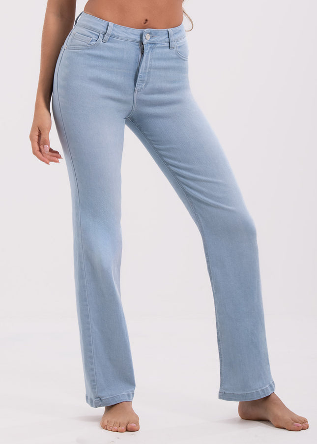 Jean Clásico tiro alto claro.