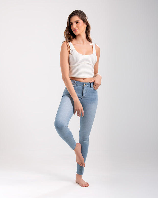 Jean skinny tiro medio claro