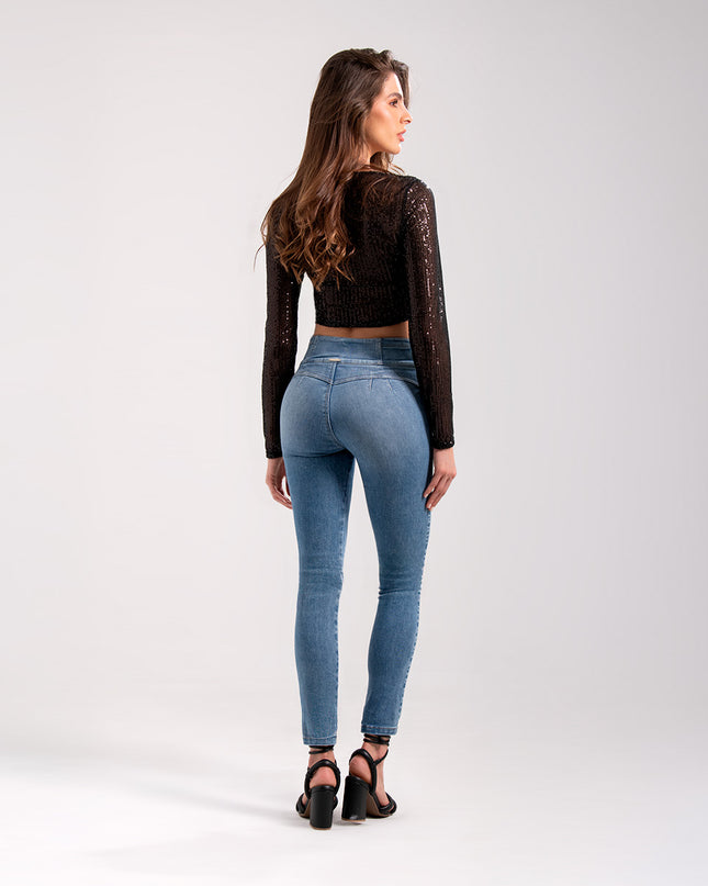 Jean Levanta cola claro