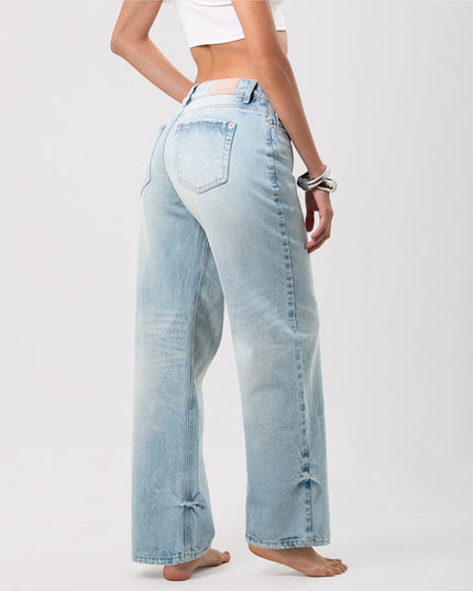 Jean Straight tiro medio claro con desgaste