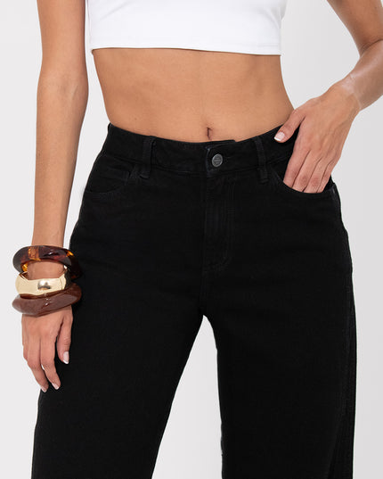 Jean Straight negro tiro alto con abertura en bota