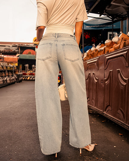 Jean wide leg tiro medio con aplicaciones de pedrería azul claro