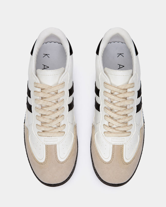 Tenis urbanos con detalles contraste café