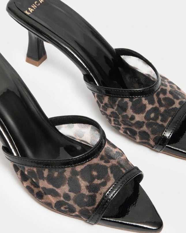 Sandalia mule de tacón medio leopar print
