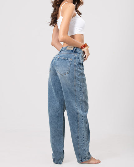 Jean Baggy oscuro con pinzas en la rodilla