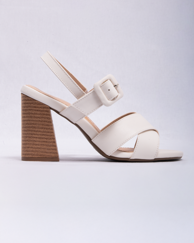 Sandalia de tacon cuadrado talco