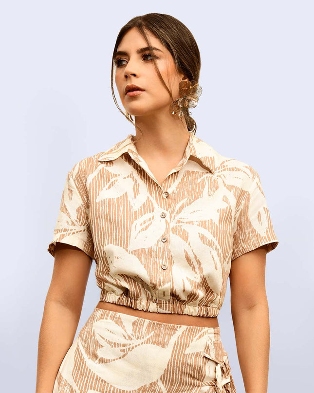 Camisa estampada camel corta