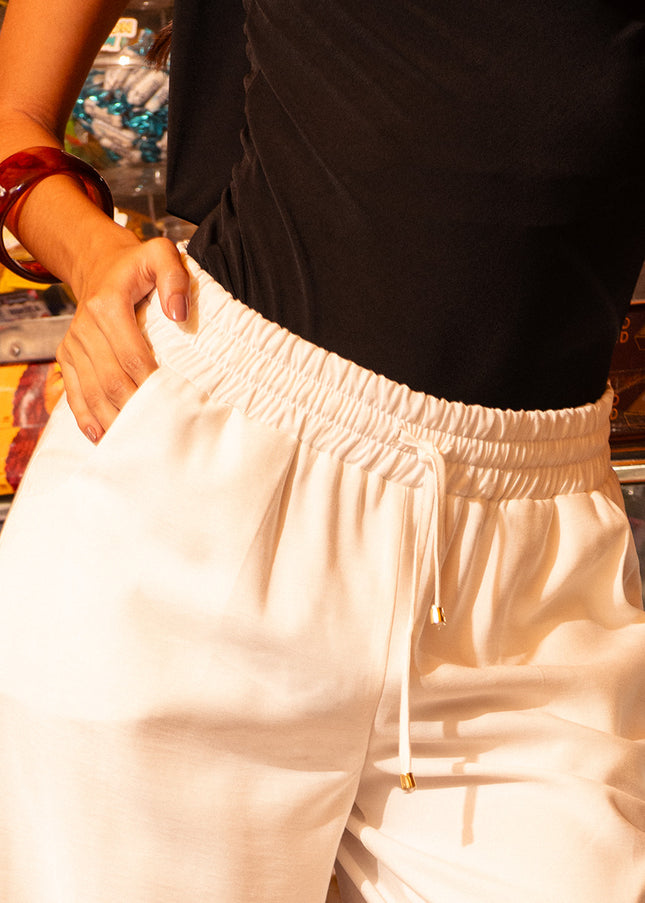 Pantalon Blanco tipo aladino con ajuste en bota