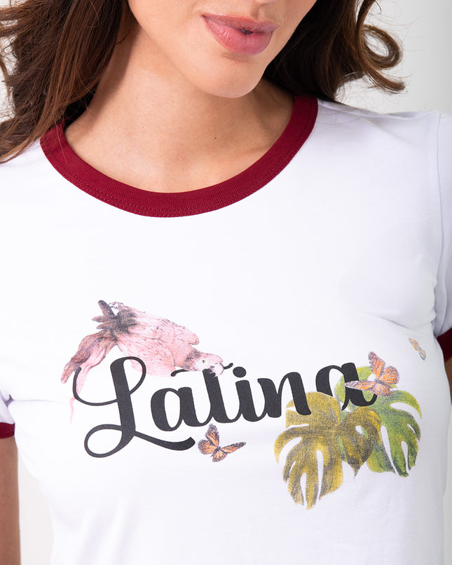 Camiseta crop manga corta con  estampado frontal