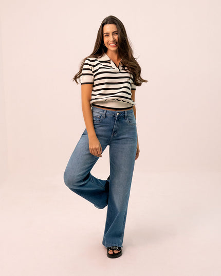 Camiseta tipo polo con rayas negras