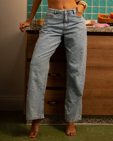 Jean Wide leg con diseño de corazones desgastados
