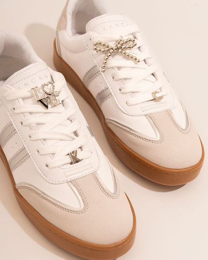 Tenis Blanco con detalle plateado