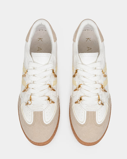 Tenis urbanos con apliques decorativos