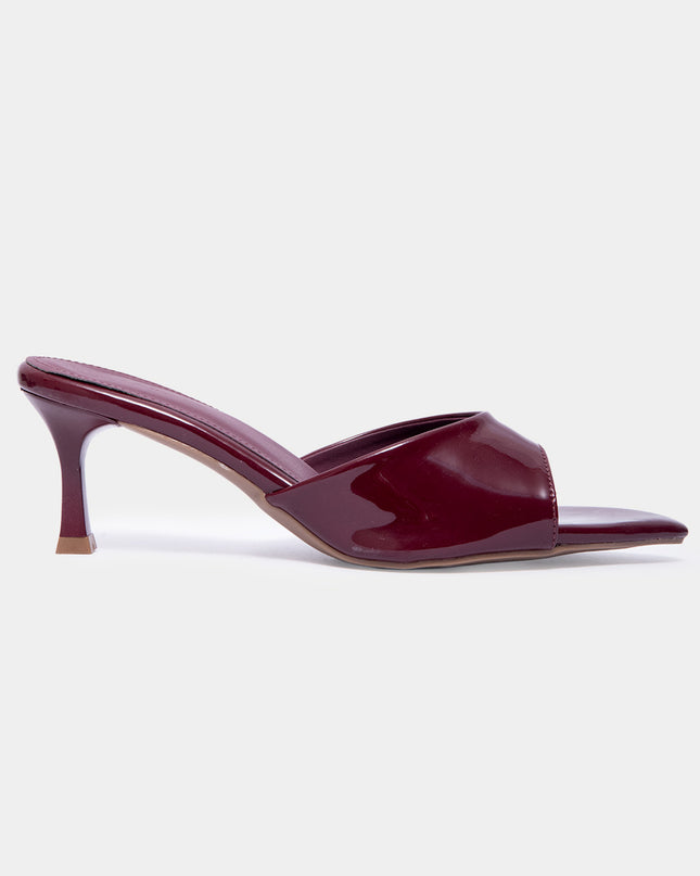 Sandalia mule de tacon bajo burgandy