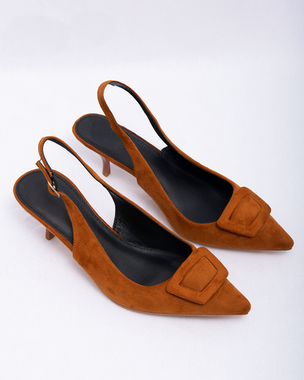 Stilettos en gamuza con hebilla decorativa