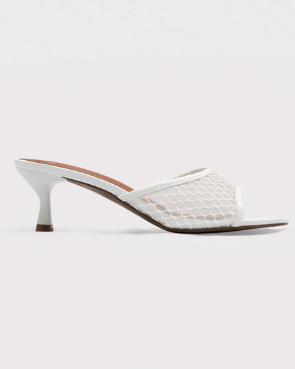 Sandalia tacón medio con detalle mesh blanco