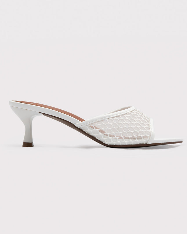 Sandalia tacón medio con detalle mesh blanco
