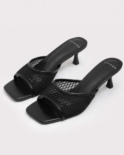 Sandalia tacón medio con detalle mesh negro