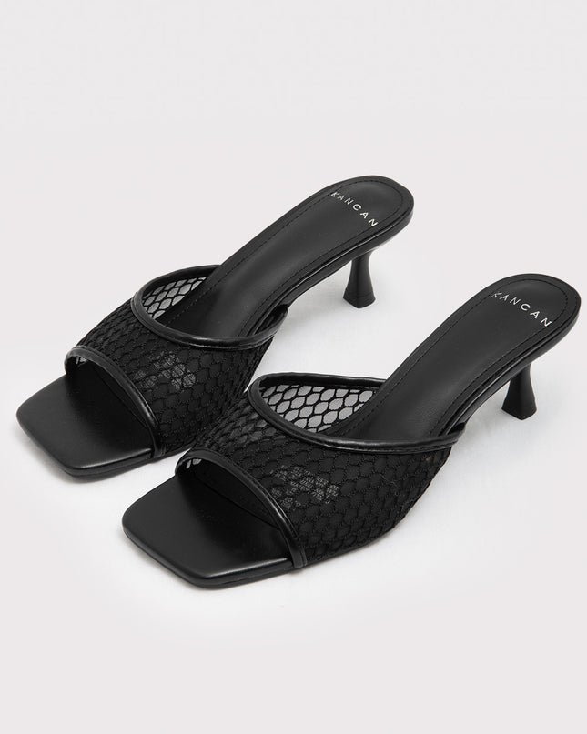 Sandalia tacón medio con detalle mesh negro