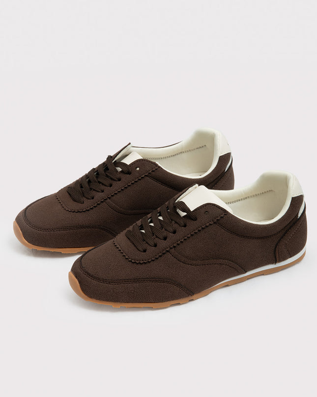 Tenis Casuales en Gamuza Marrón Chocolate