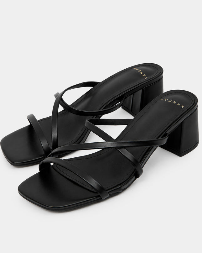 Sandalias Negras Tacón Medio Cruzadas — KanCan