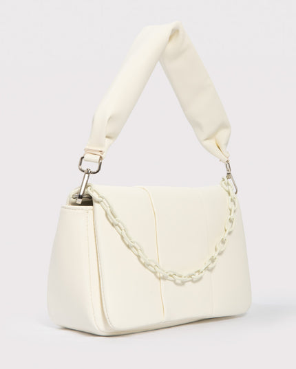 Bolso estructurado con cadena decorativa y asa acolchada