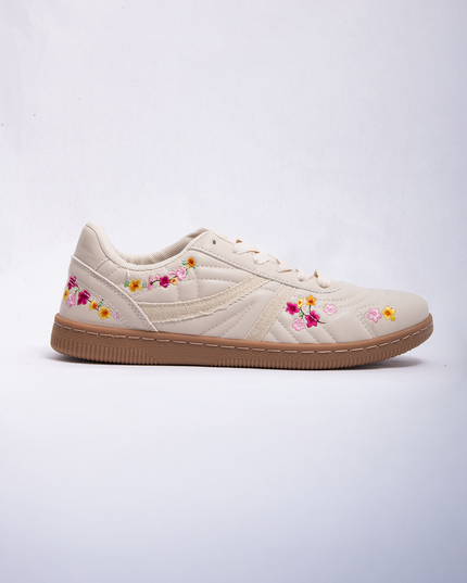 Zapatilla Beige bordado