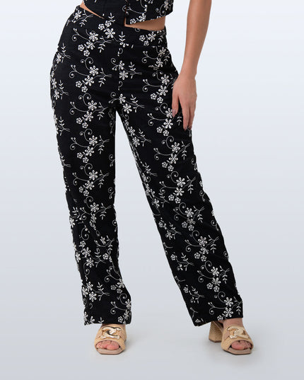 Conjunto negro bordado floral