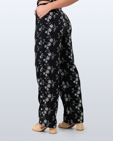 Conjunto negro bordado floral