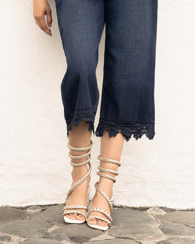 Jean Culotte oscuro con encaje en bota