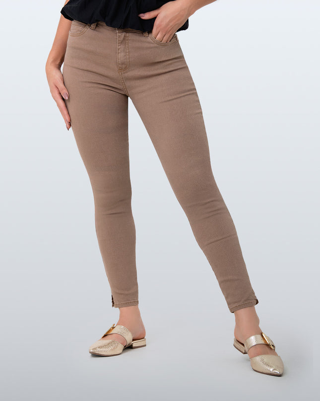 Jean Skinny camel con abertura en bota