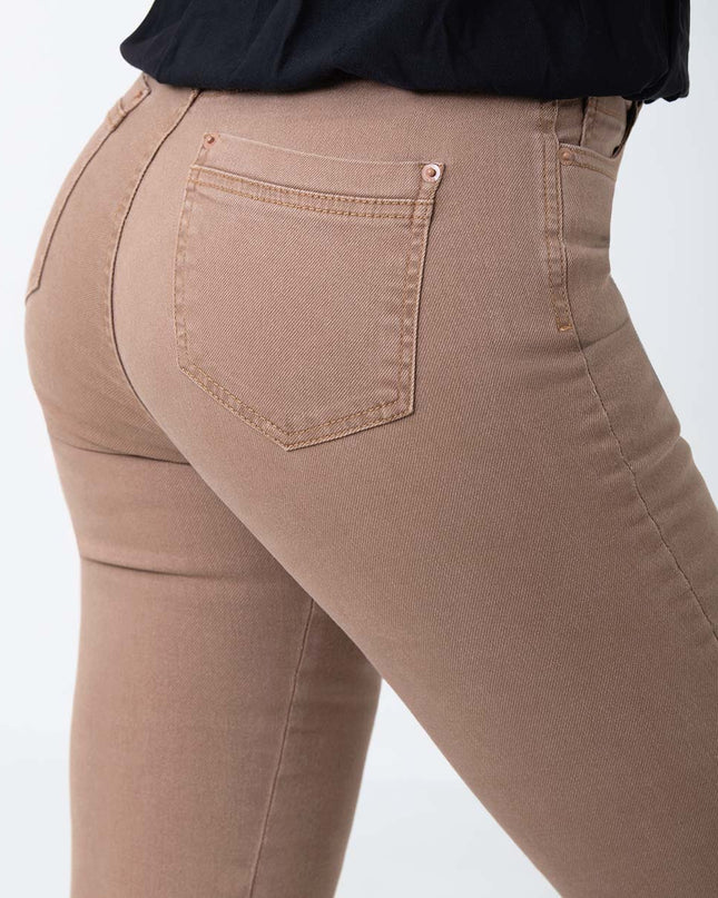 Jean Skinny camel con abertura en bota