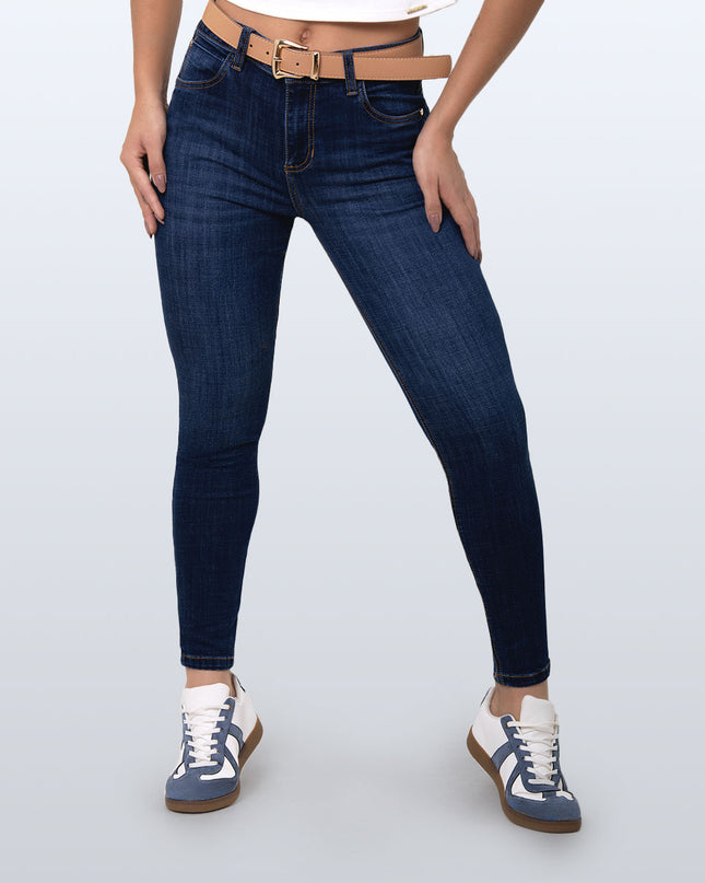 Jean Skinny oscuro tiro medio