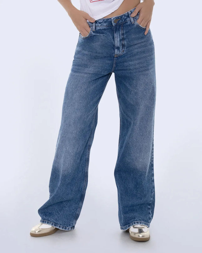 Jean straight tiro alto oscuro