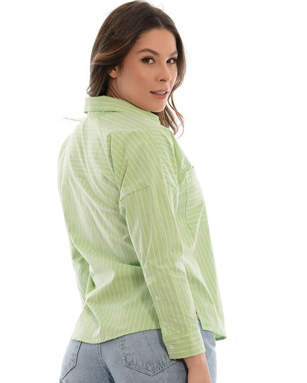 Camisa verde con rayas
