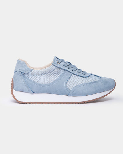 zapatillas casuales en color azul celeste
